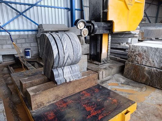Taş Kesme için Yüksek Kesme Hassasiyetine ve Dört Milli Bağlantıya Sahip CNC Kontrollü Elmas Tel Testere Makinesi
