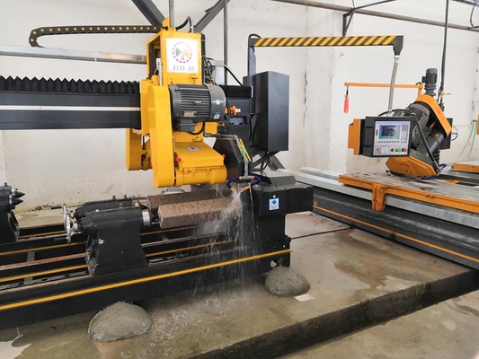 Metal Malzeme Dört Pcs Baluster Kesme Makinesi AC Güç kaynağı