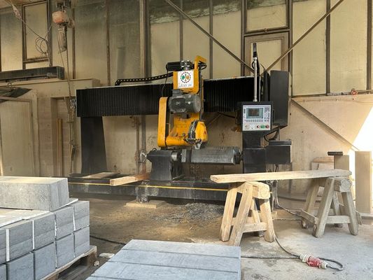 İki adet baluster sütun kesme makinesi yüksek kesme gücü ve 7.5kw ana motor