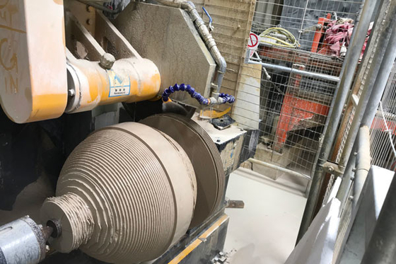 Metal sütun kesme makinesi 7.5kw Ana motor büyük kesme kapasitesi ile AC güç kaynağı