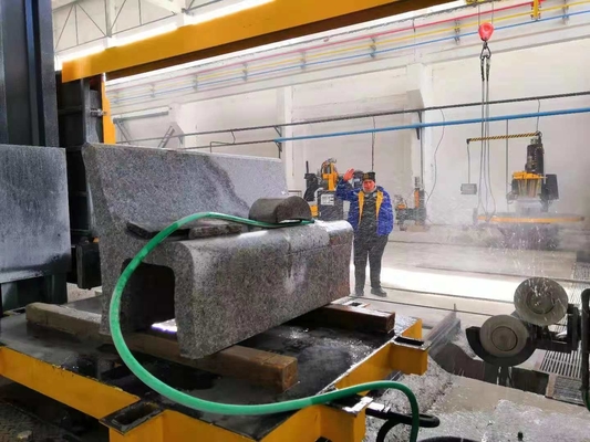 Mükemmel hassasiyetli 5 Eksenli CNC Elmas Tel Testere Makinesi 3 boyutlu şekiller için