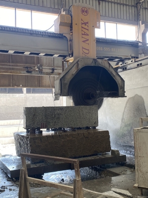 Otomatik Masa Hareketi ile Güçlü CNC Köprü Kesme Makinesi