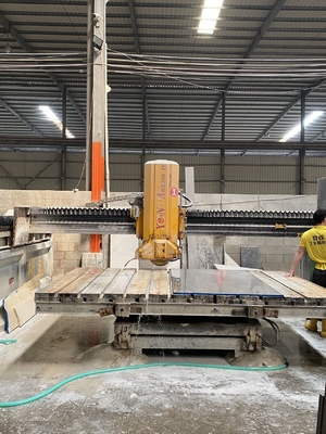 Güvenlik sistemi AC güç kaynağı ve 2200-2800mm bıçak çapı ile otomatik köprü kesme makinesi