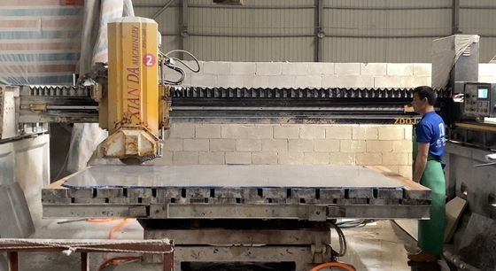 Güvenlik sistemi AC güç kaynağı ve 2200-2800mm bıçak çapı ile otomatik köprü kesme makinesi