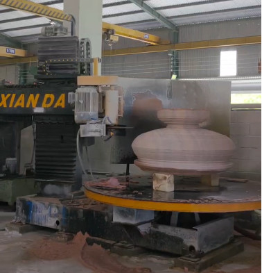 12.5kw güç / hızla düşük gürültü seviyesi ile hassas metal sütun profilleme makinesi
