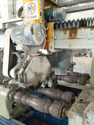 PLC / CNC Yüksek hassasiyetli Dört PC Blauster Kesme Makinesi Sütun, Sütun Kapakları, Yol Engelliği
