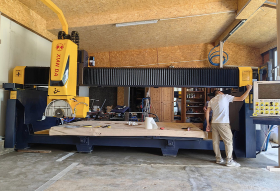 İtalyan Sistemi 5 Eksenli CNC Köprüsü Çakma Fırlatma Makineleri Mutfak Lavabo Masaüstü Özel Şekiller
