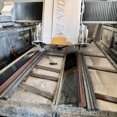 Kolay Bakım Kayan Profil Kesme Makinesi Blade Diameter Range 400-700mm