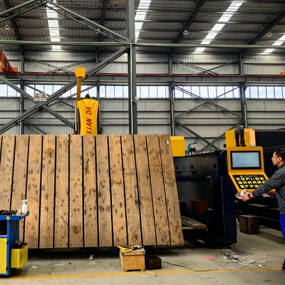 Otomatik Masa Hareketi Köprü Çakma Kesme Makinesi 18.5KW Güç ve Brüt Ağırlığı 8000kg