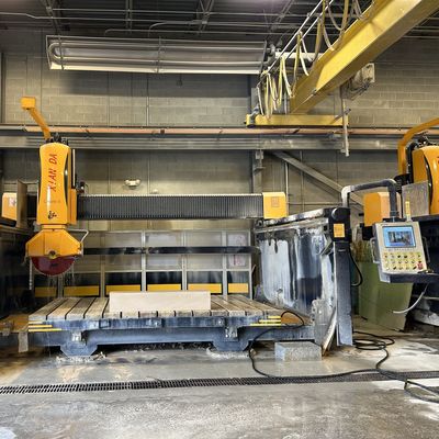 5 Eksenli Taş Kesme Makinesi ve 500 mm'lik Maksimum Yükseltme Yolculuğu ile Kesim