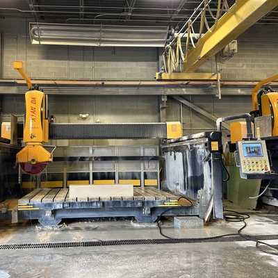 5 Eksenli Taş Kesme Makinesi ve 500 mm'lik Maksimum Yükseltme Yolculuğu ile Kesim