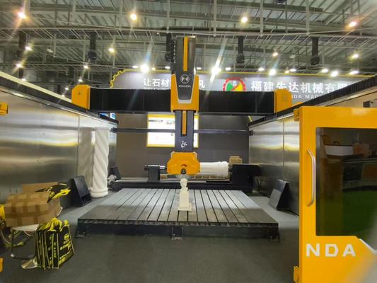 5 Eksenli CNC Yönlendiricisi 20 kW BT40 Döner Gerçek 5 Eksenli Eşzamanlı Kontrol ve Hıbrit Masa Tasarımı