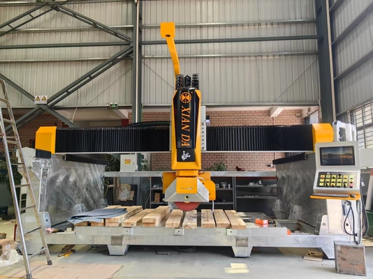 İtalya Yazılım 5 Eksenli CNC Granit Mermer Kelepçe Kesicisi Taş Kesme ve Lavabo Kesme Fırlatma Gravür Köprü Çakma Makinesi Amerika'da