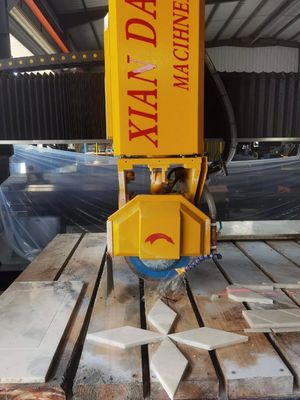 Kızılötesi Orta Blok Köprü Kesme Makinesi, 3200*2000mm Çalışma Masası, 0-85° Eğim ve Granit & Mermer için 0-90° Dönme
