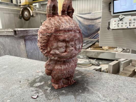 Güvenlik Sistemi Brüt ağırlığı 5100kg ve Brüt Gücü 57/67kw olan Köprü Çakma Kesme Makinesi