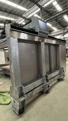 CE 5 Eksen Köprü Taş Kesme Makinesi İtalyan DDX Sistemi 900mm Testere Bıçağı Opsiyonel Koruyucu Kayar Kapılı