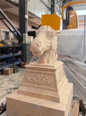 6 Eksenli CNC Robot Taş Kesme Makinesi 3100mm'ye kadar büyük ölçekli oyma için Interpolated Control ve BT40 Spindle ile