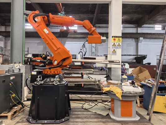 6 Eksenli CNC Robot Taş Kesme Makinesi 3100mm'ye kadar büyük ölçekli oyma için Interpolated Control ve BT40 Spindle ile