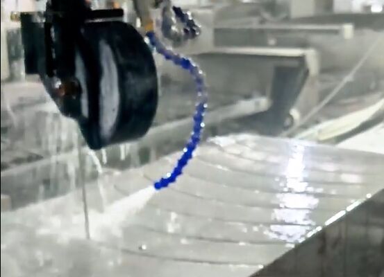 PLC Kontrollü Dikey CNC Tel Testere Makinesi, Taş Kesme İçin, 4m3/H Su Tüketimi ve 20-50m Tel Uzunluğu