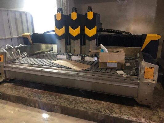 0.02mm hassasiyeti, 15m/min hava hızı ve dokunulmaz döşeme taşı için elektrikle çalışan CNC Taş Oymak Makinesi
