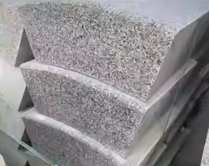Granit Mermer Eğri Kesim İçin 360° Dönerli Dikey CNC Elmas Tel Testere Makinesi | 7.5-15 kW Motor Gücü ve 3+3 Ton Tezgah Yükü