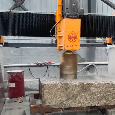 Dikey CNC Elmas Tel Testere Makinesi, 360° A-Eksen Dönüşü ve 2300mm Taş Profili için Daimi mıknatıslı Ana Motor