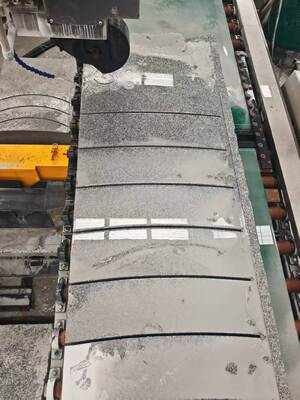 Granit ve mermer işleme için otomatik dikey CNC elmas tel testere makinesi