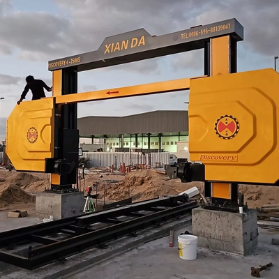 2000*2300*1500mm Taş Kesimi için 15KW Sabit Mıknatıslı Motorlu Discovery-4 4 Eksenli CNC Elmas Tel Testere Makinesi